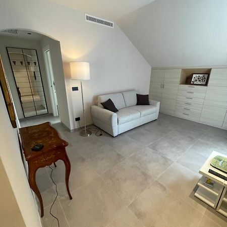 Casa Al Mare Lägenhet Bordighera Exteriör bild