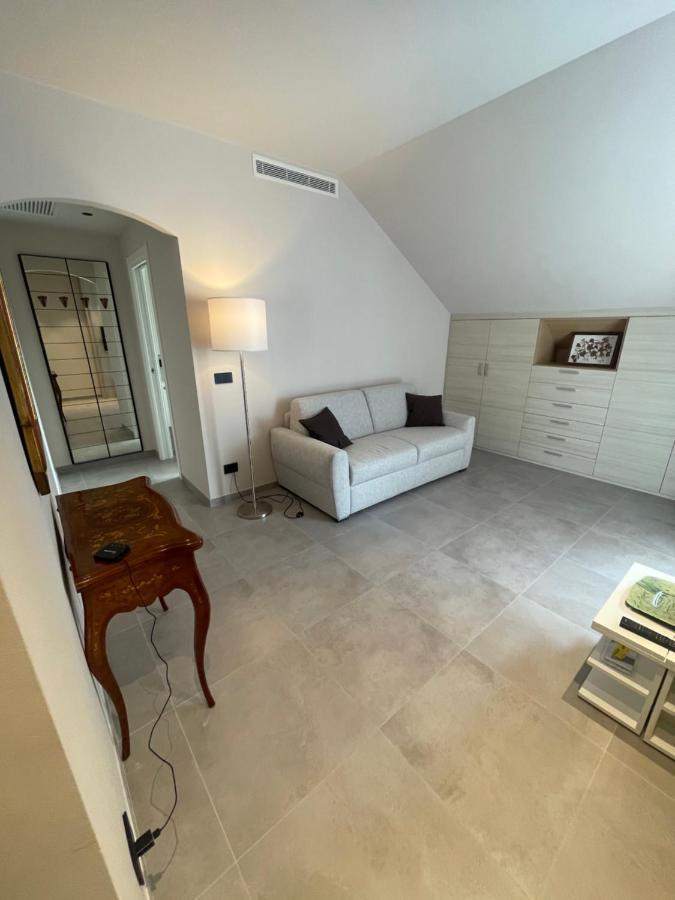 Casa Al Mare Lägenhet Bordighera Exteriör bild