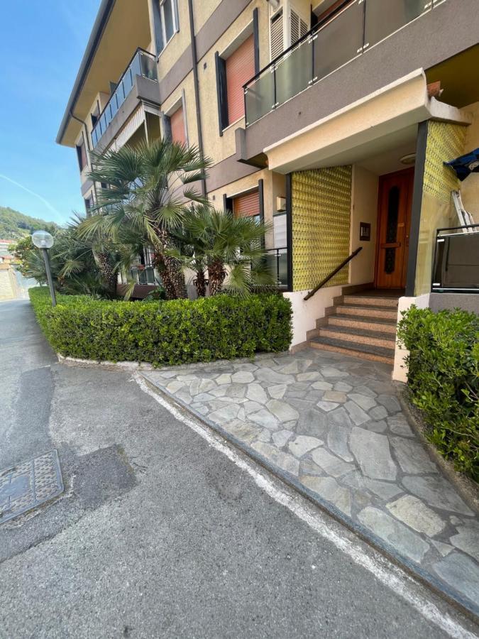 Casa Al Mare Lägenhet Bordighera Exteriör bild